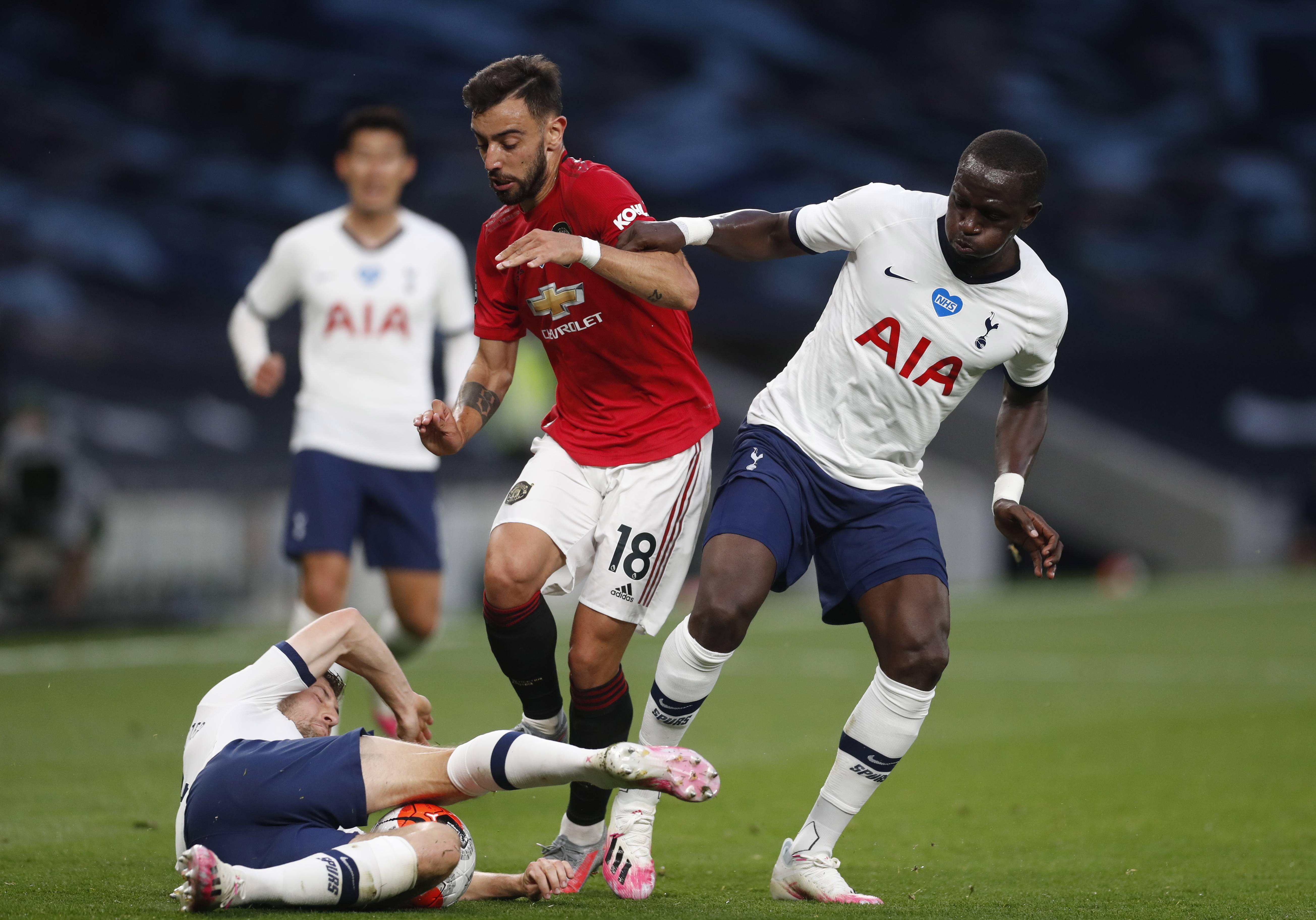 表现吸引了 表现吸引了